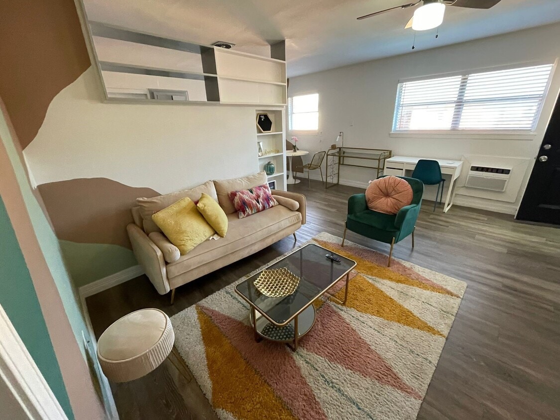 Foto principal - 5102 Academy St