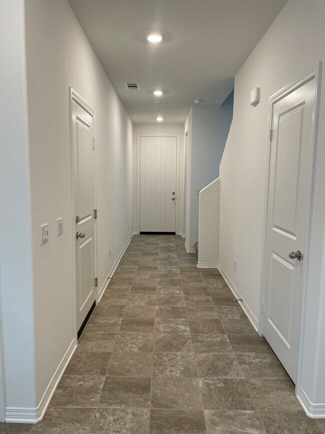 Building Photo - 1 year old Murrieta 3 Bed + Loft Home in W...