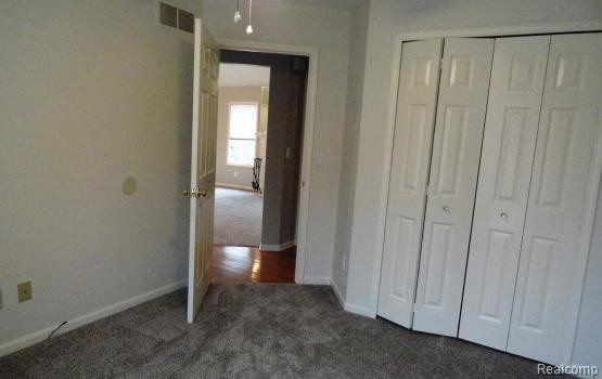Foto del edificio - 11270 E 14 Mile Rd
