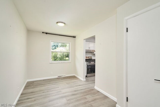 Building Photo - 432 Mackinaw Ave