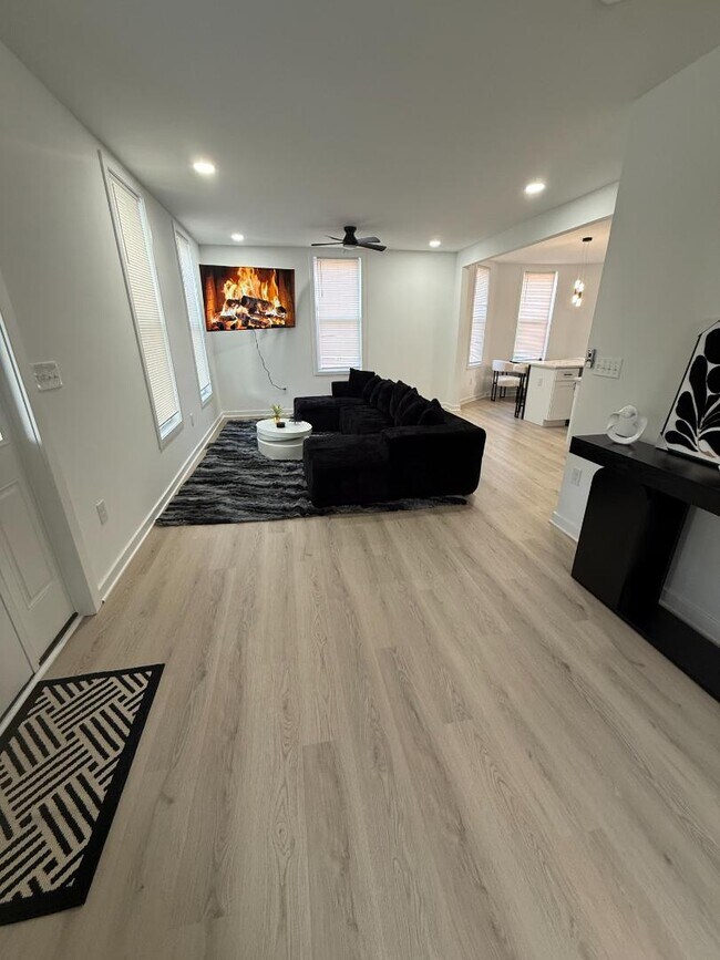 Foto del edificio - 2903 E Cold Spring Ln