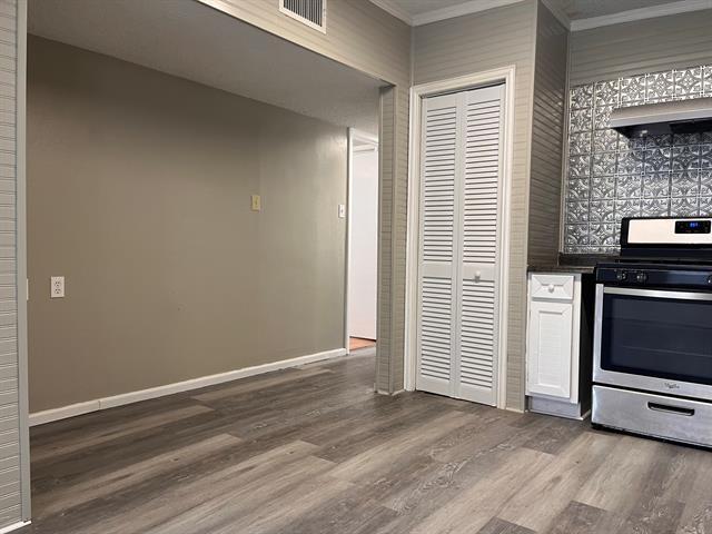 Building Photo - 709 Odell St