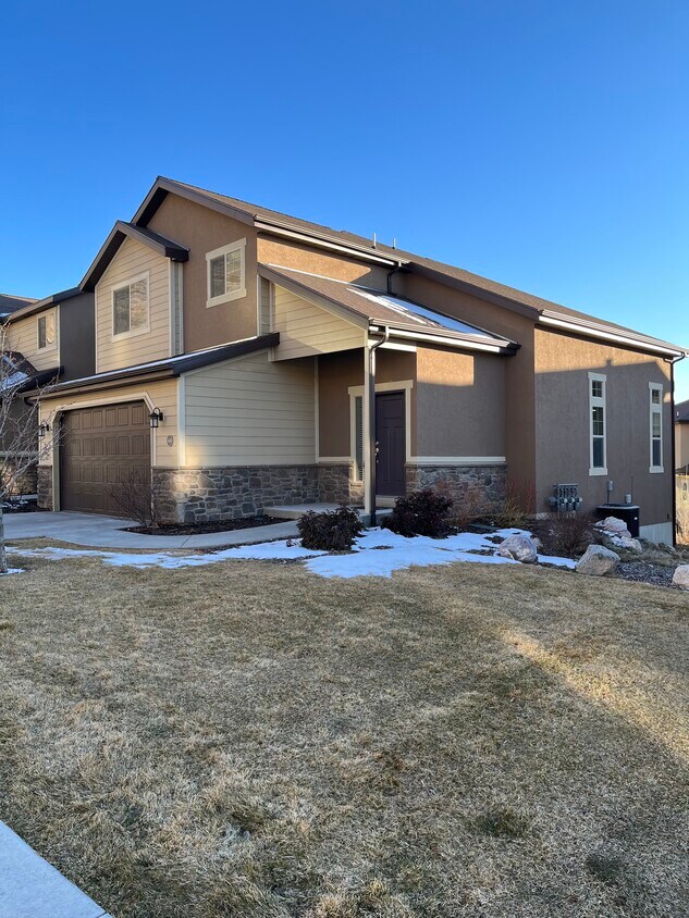 Primary Photo - 1668 E Aspen Summit Dr