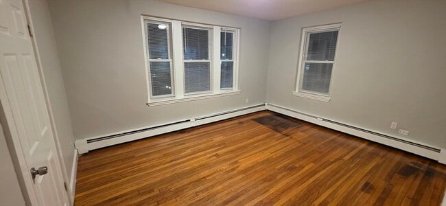 Building Photo - 77 Green St