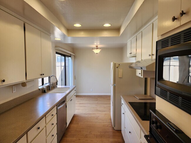 Building Photo - 250 Northcreek Cir