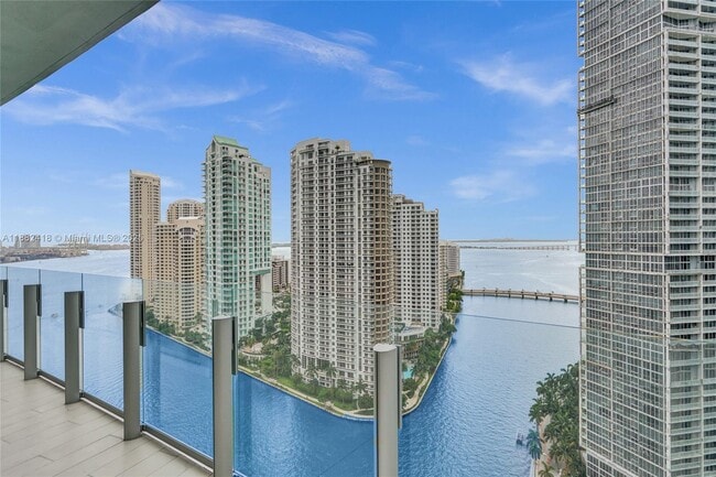 Foto del edificio - 300 Biscayne Blvd Way