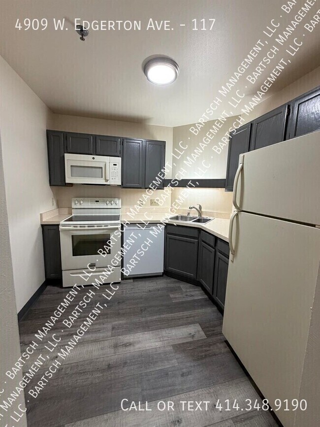 Foto del edificio - 4909 W Edgerton Ave