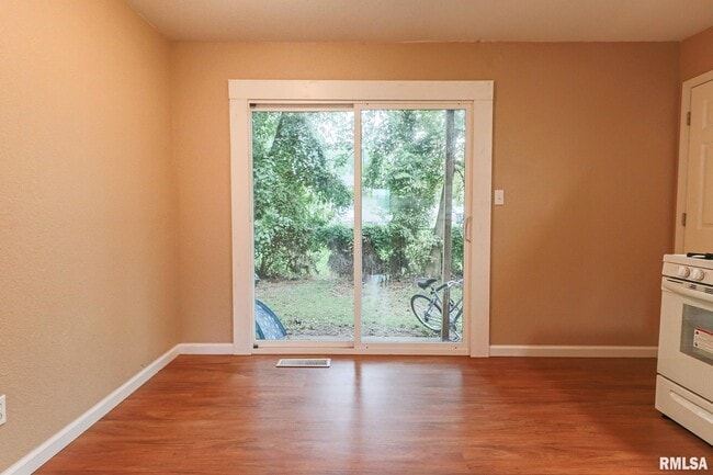 Building Photo - 2032 Westgate Dr