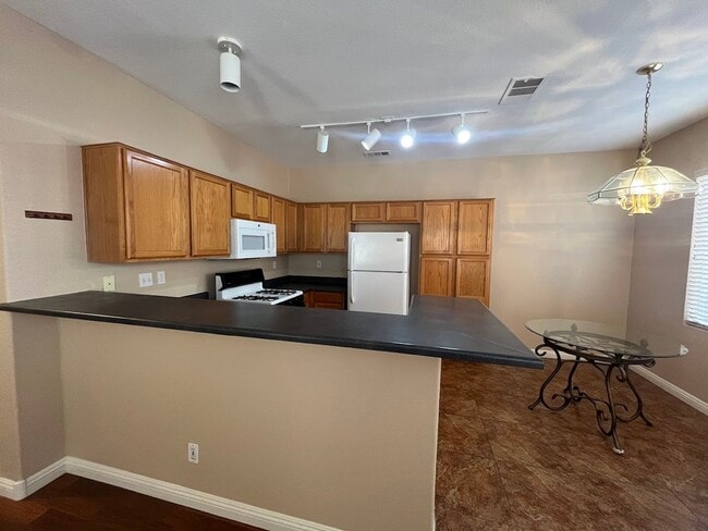 Building Photo - Beautiful  Home With Loft!