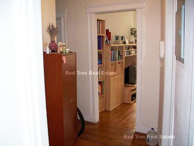 Building Photo - 15 Colborne Rd