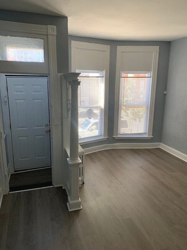 Primary Photo - Large 3 Bed Home