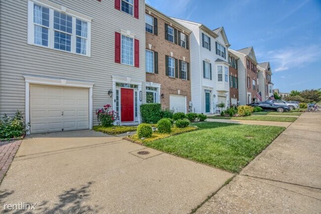 Building Photo - 3 br, 2.5 bath Townhome - 2562 Junco Ct