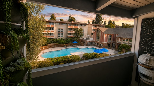Building Photo - 6365 Green Valley Cir