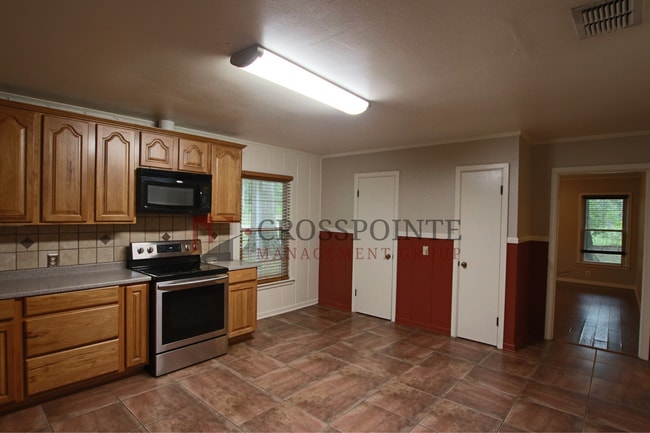 Building Photo - 2 Bedroom 1 Bath Single Family Home in Lindale ISD!