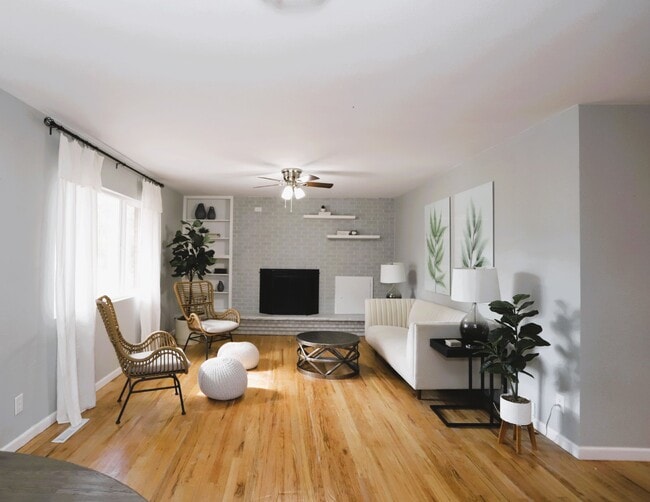 Photo - Spacious 5-Bed Gem with Finished Basement ... Apartment