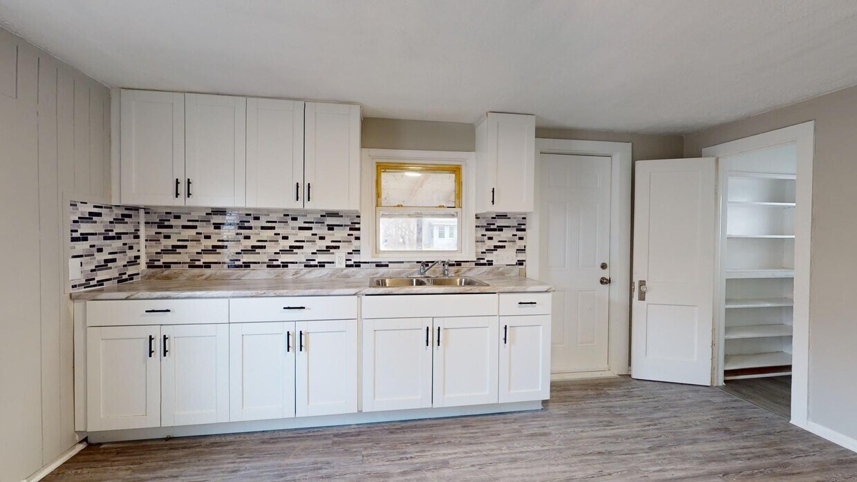 Primary Photo - Clark / Fulton Area - 3 Bedroom Single Fam...