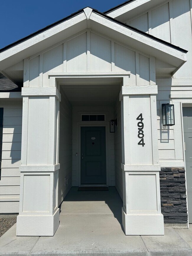 Foto del edificio - Beautiful 4 bedroom home in Jump Creek Sub...