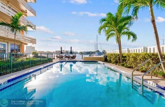 Foto del edificio - 9 N Birch Rd