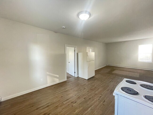 Building Photo - 124 Beech St