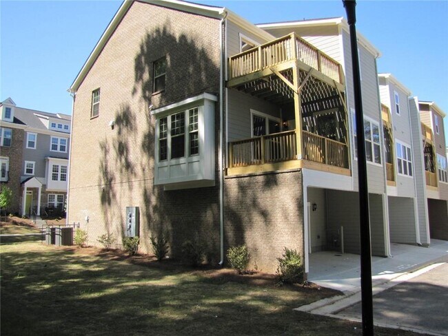 Building Photo - 1936 Discovery Park Ln