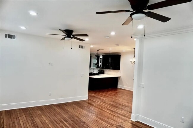 Building Photo - 4422 S Tonti St