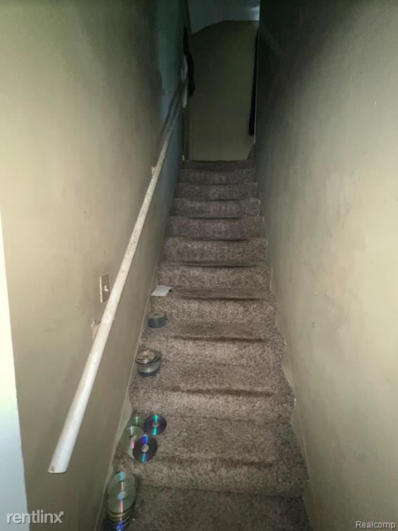 Foto del edificio - 3 br, 1 bath House - 18863 Dean Avenue