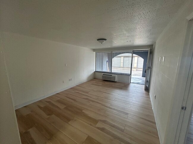 Building Photo - 1231 N Galena Ave