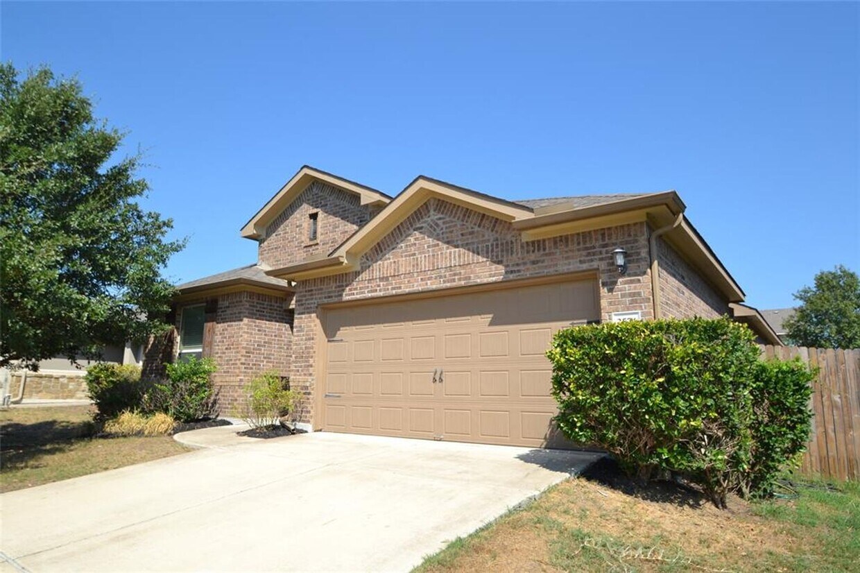 Wonderful 3 bedroom home located in Garlic... House Rental in Buda