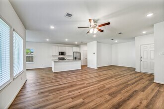 Building Photo - 11943 Pondwood Dr