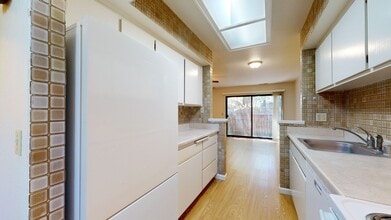 Building Photo - 1887 Windmill Cir