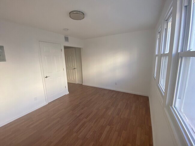 Building Photo - 83 4th St