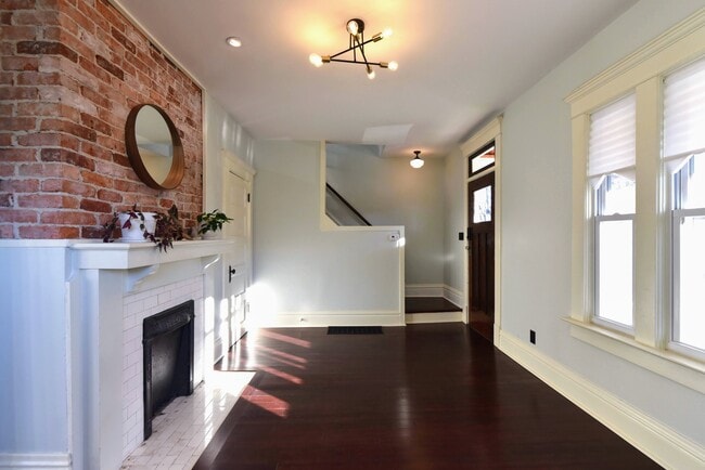 Foto del edificio - 240 E Duncan St