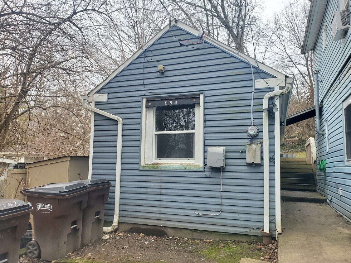 Primary Photo - 421 W Main St