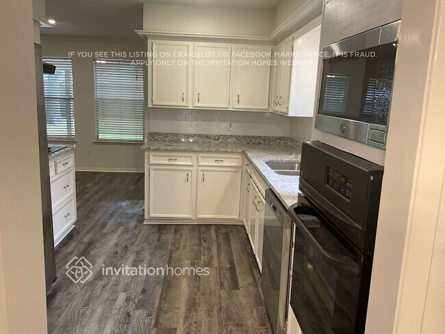 Foto del edificio - 4018 Pecan Knoll Dr