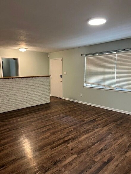 Foto del edificio - 2501 White Oak Ln