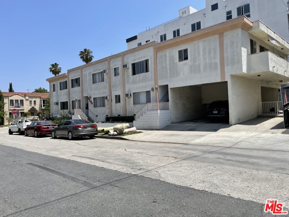Primary Photo - 9204 Whitworth Dr
