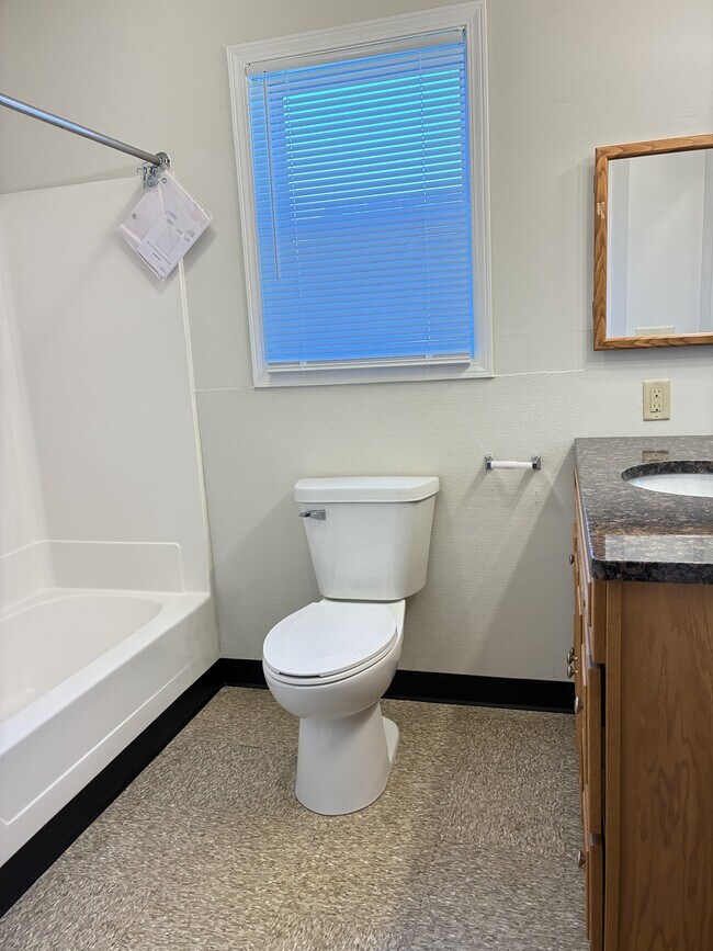 Baño - 2034 5th Ave