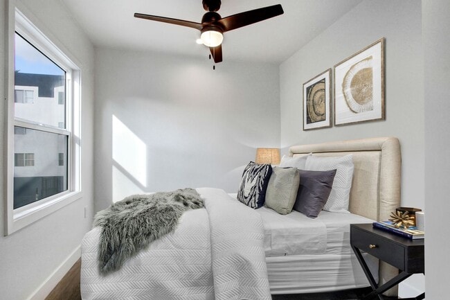 Building Photo - 163 S Burlington Ave