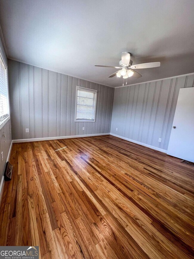 Building Photo - 5220 Cantrell Cir