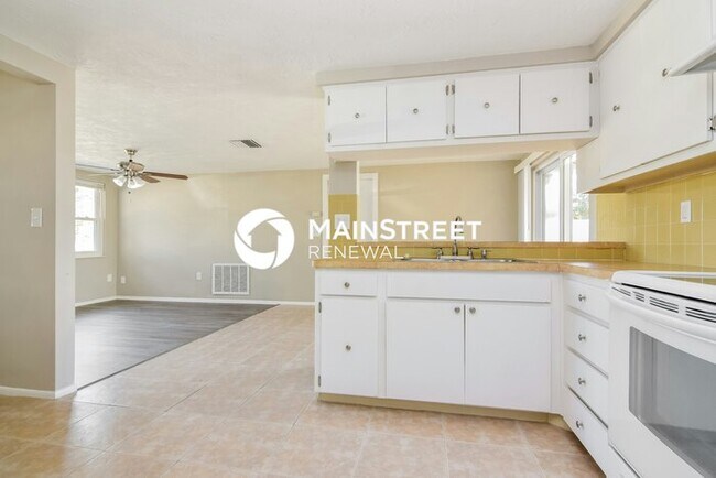 Foto del edificio - 3 Bedroom Pet-Friendly Home in Holiday, FL with Main Street Renewal
