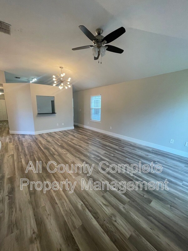 Foto del edificio - 72 W 7th St