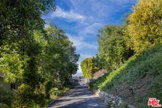 Foto del edificio - 11775 Laurelwood Dr