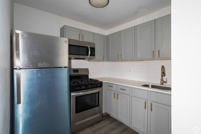 Kitchen - Longshore Apartments