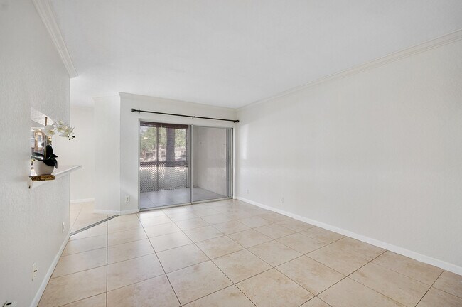 Foto del edificio - 9777 Westview Dr