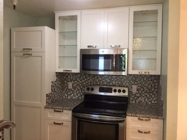 Kitchen - 3183 Wayside Plz