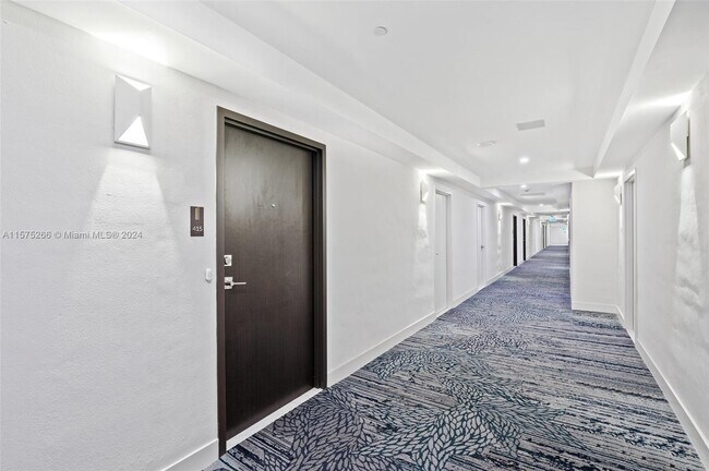 Foto del edificio - 90 Edgewater Dr