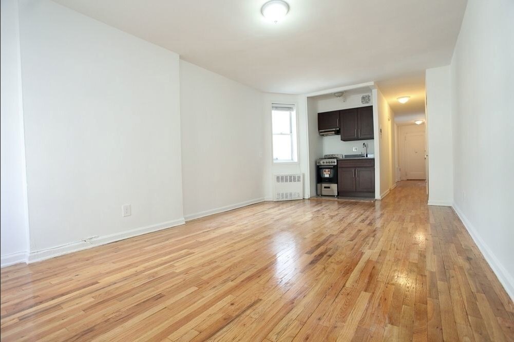 Primary Photo - 311 E 23rd St