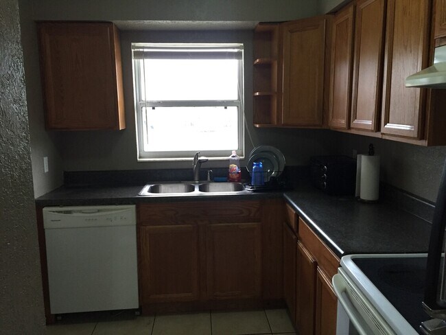 Foto del edificio - 6835 Longmeade Ln