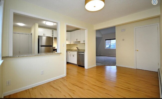 Foto del edificio - 1700 Farmington Ave