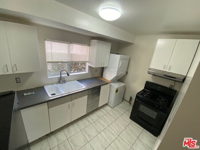 Foto del edificio - 2433 S Burnside Ave